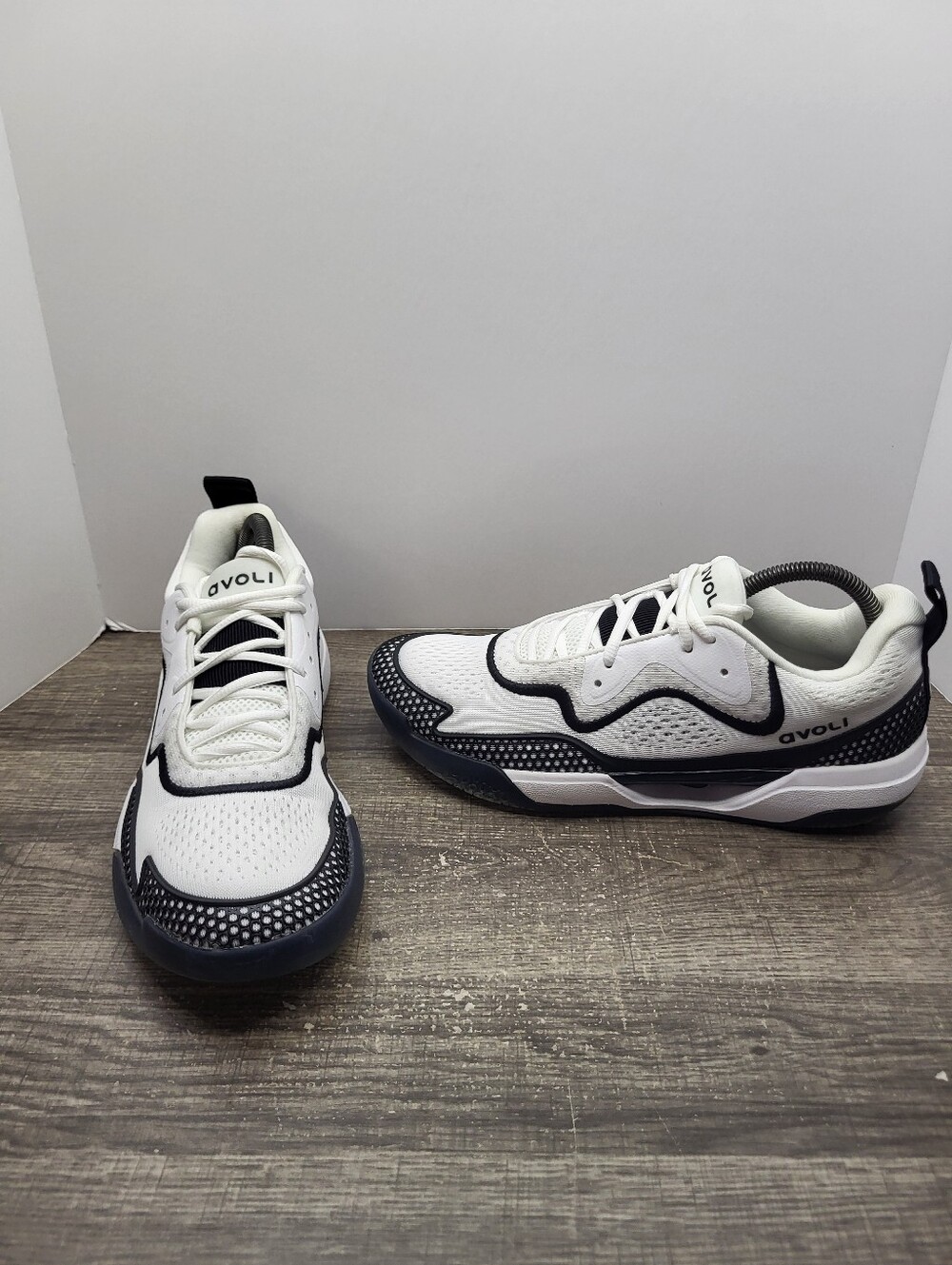 Avoli Vol 1 White Black Volleyball Shoes Breathable Sneakers Women's Size 9.5